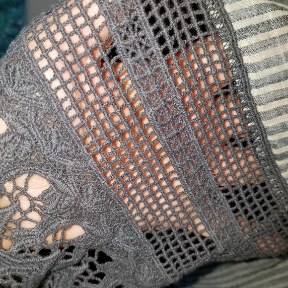 Top - Picture 2 of 2